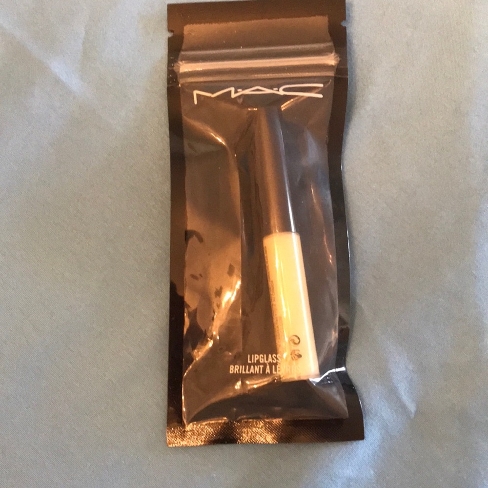 MAC LipGlass